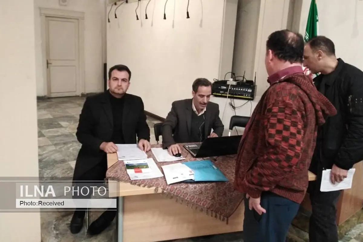 هنرمندان صنایع دستی می‌توانند تحت پوشش صندوق روستاییان درآیند/ راهکار صندوق روستاییان برای بیمه‌ هنرمندان
