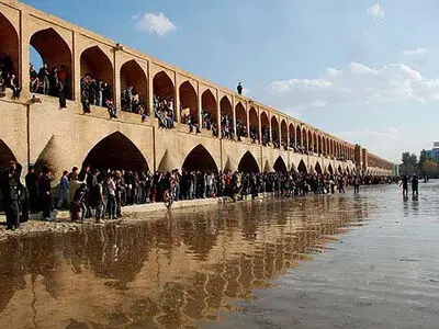 جاری بودن زاینده‌رود تابع حجم بارش‌ها در آینده است