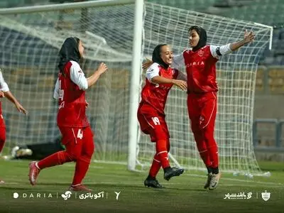 پرسپولیس 2 – آوا 0 ؛ شروع جذاب نیلوفر اردلان با پرسپولیس
