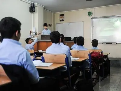 برخورد با دانش‌آموزان خاطی در صورت هتک حرمت معلمان