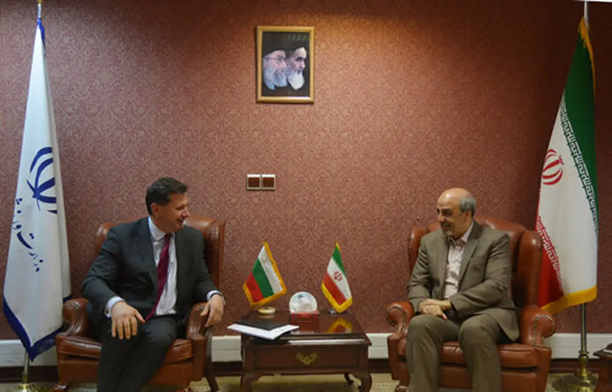 نمایشگاه عکس تختی در بلغارستان/ سفیر بلغارستان:افتخار می‌کنیم کشتی‌گیران بلغاری در مسابقات داخل ایران شرکت می‌کنند