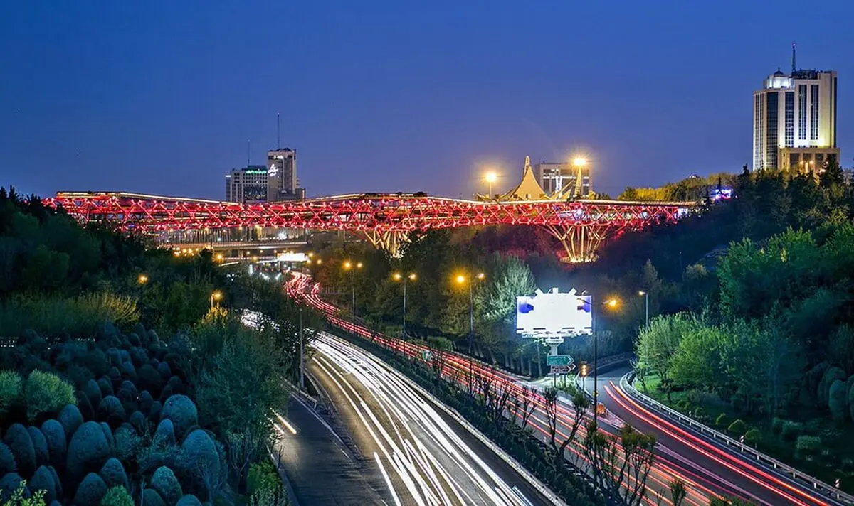 پل طبیعت همزمان با تاسوعا و عاشورای حسینی قرمز می‌شود