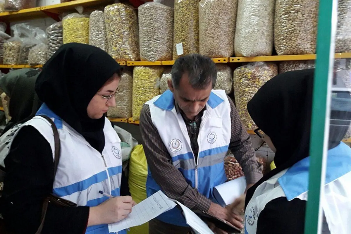 آغاز طرح سلامت نوروزی در قزوین با کشف 300 کیلو مواد غذایی غیرقابل مصرف