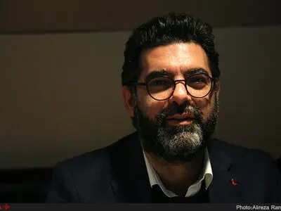 پلاسکو نماد بخش مهمی از تولید بود که فروریخت/چهارراه استانبول ادای دین به آتش‌نشان‌ها بود