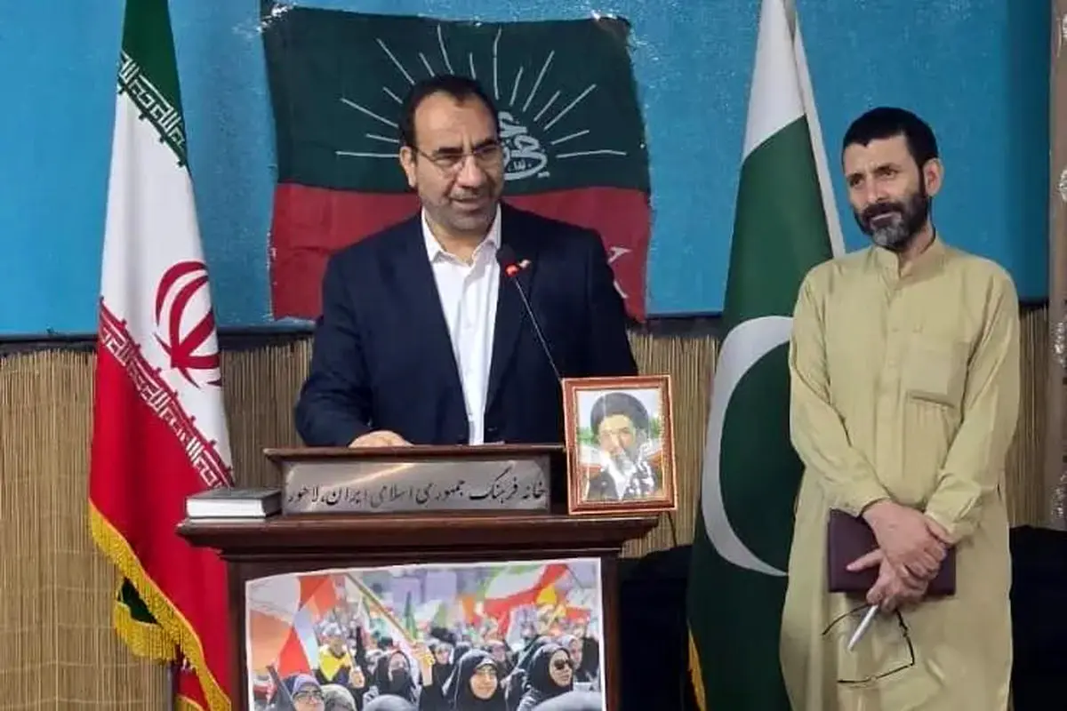 بانوان پرچمداران بصیرت و مقاومت هستند