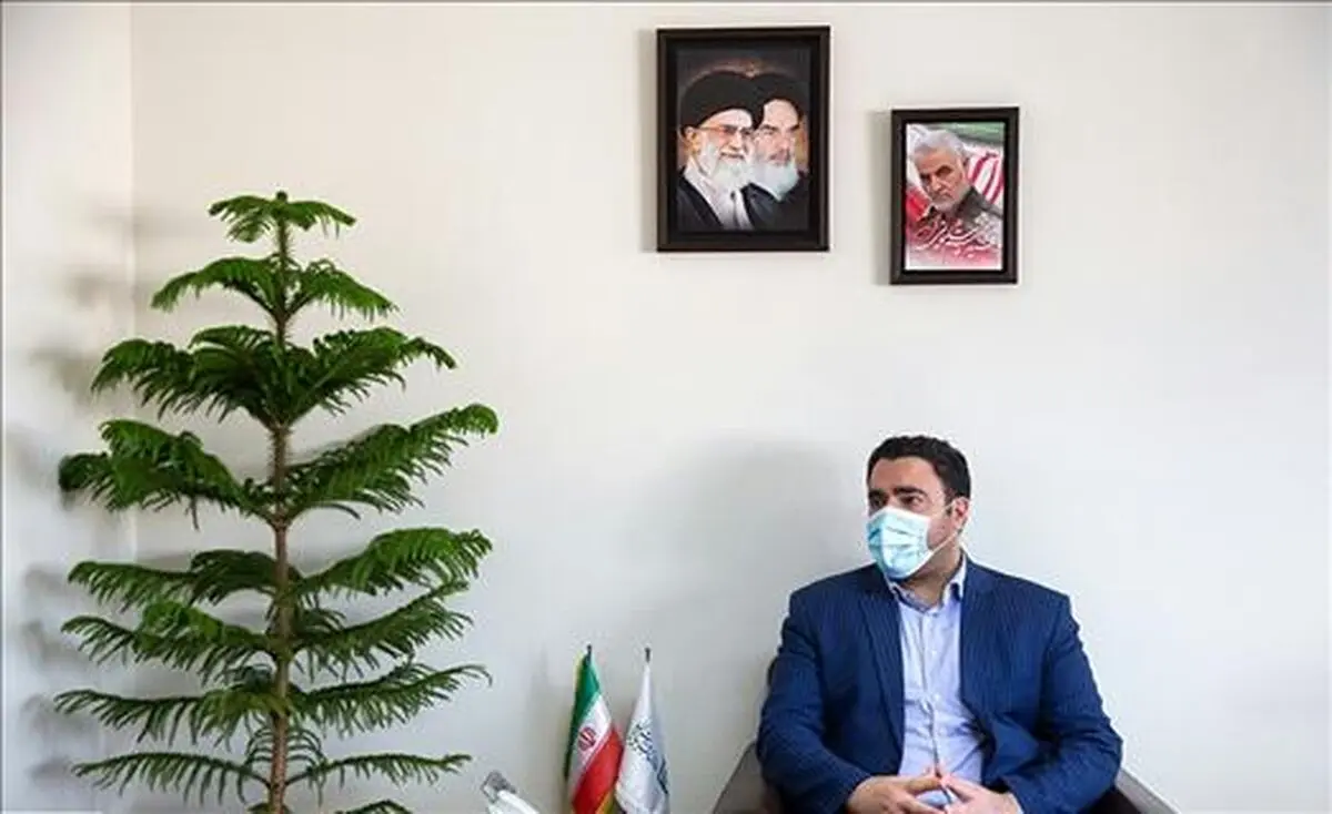 نویسندگان معلمان جامعه‌ و ناجیان بشر هستند