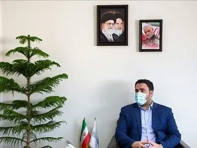 نویسندگان معلمان جامعه‌ و ناجیان بشر هستند