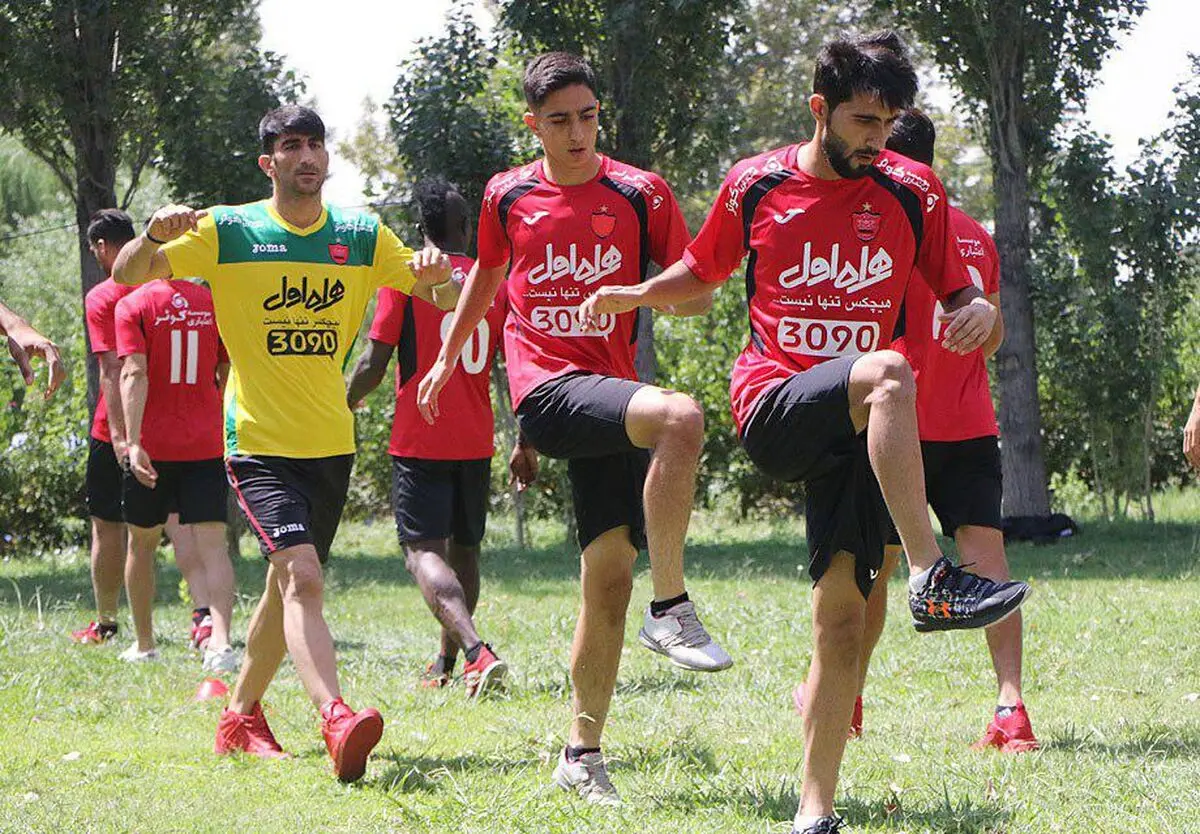 رسن، نرسیده محبوب پرسپولیس شد؛ تمرین در قرق بازیکن عراقی(عکس)