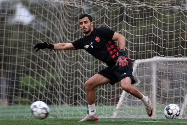 آقای گل پرسپولیس دروازه‌بان سرخپوشان شد