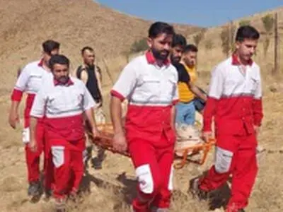 نجات فرد سقوط کرده در ارتفاعات شهرستان طارم توسط نجاتگران هلال‌احمر زنجان