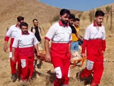 نجات فرد سقوط کرده در ارتفاعات شهرستان طارم توسط نجاتگران هلال‌احمر زنجان