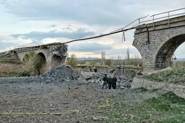 بازسازی پل ریلی تخریب شده استان قم در جنگ رمضان ظرف 40 ساعت