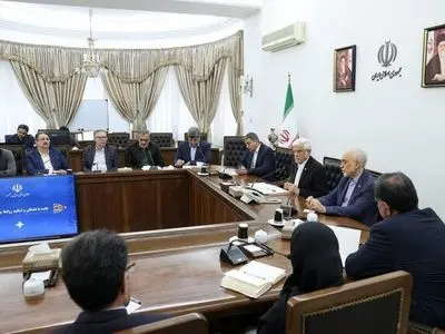 نشست عارف با کارشناسان روابط بین‌الملل درباره روند مذاکرات