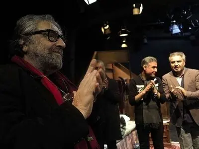 درود بر تئاتر که سکوت نمی‌کند
