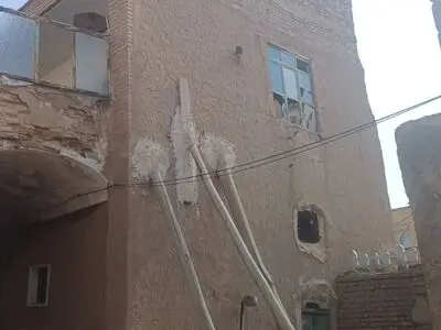 شهرداری، یک خانه و دالان تاریخی را در بافت تاریخی کدیورِ سمنان از سر راه برداشت!