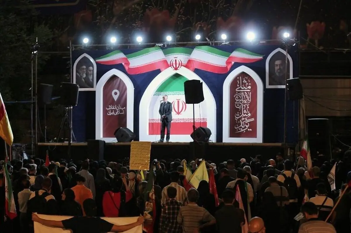 صالحی: پرچم ایران همه مردم را با وجود اختلاف سلایق حول محور خود گردآورد