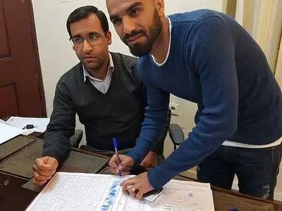 کلاه کج به استقلال خوزستان پیوست