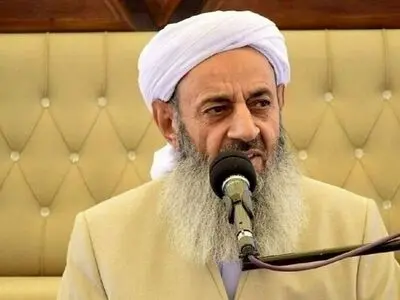 انتقادات تند از مولوی عبدالحمید؛ او رفتارهای متناقضی در باره جنایات آمریکا و اسرائیل دارد
