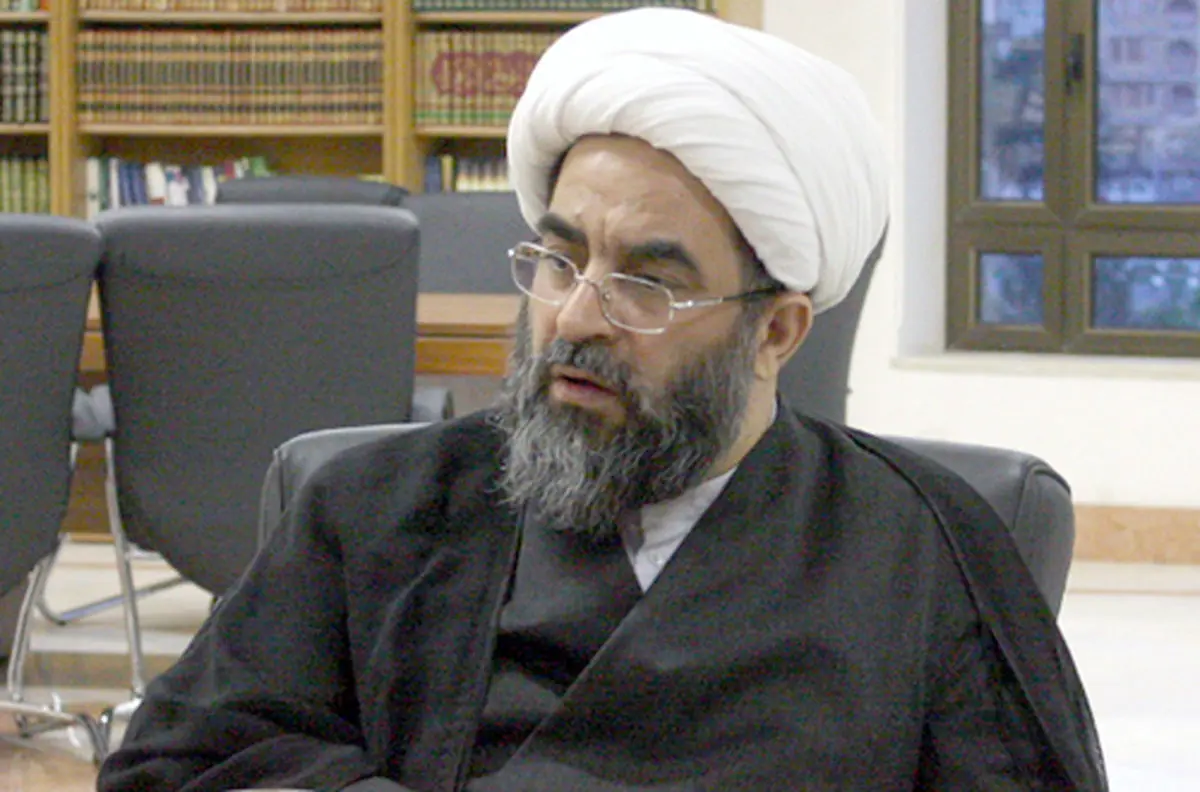 آیت الله فاضل لنکرانی: کارگری افتخاری بزرگ است