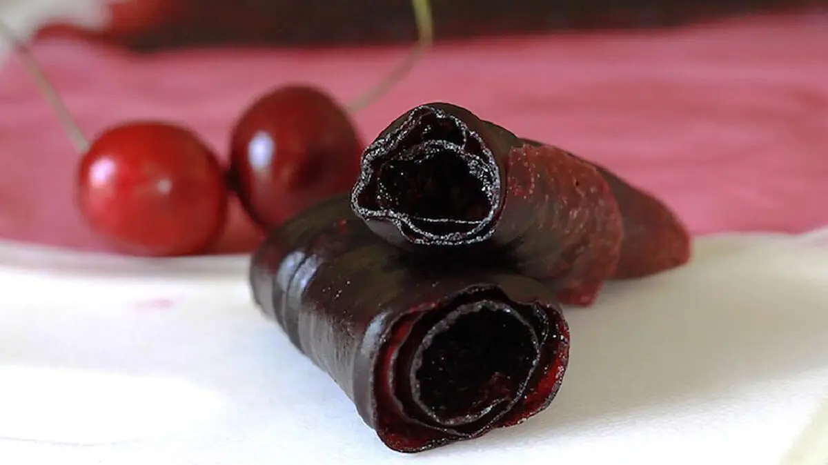 طرز تهیه لواشک گیلاس خانگی