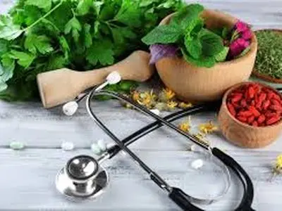با مجوز اتحادیه خواربارفروشان کار طب سنتی انجام می‌دهند!+ فیلم