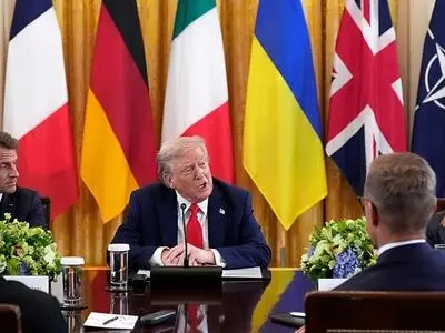 آیا ترامپ رهبران اتحادیه اروپا را مجبور کرد پشت در دفترش صف بکشند؟