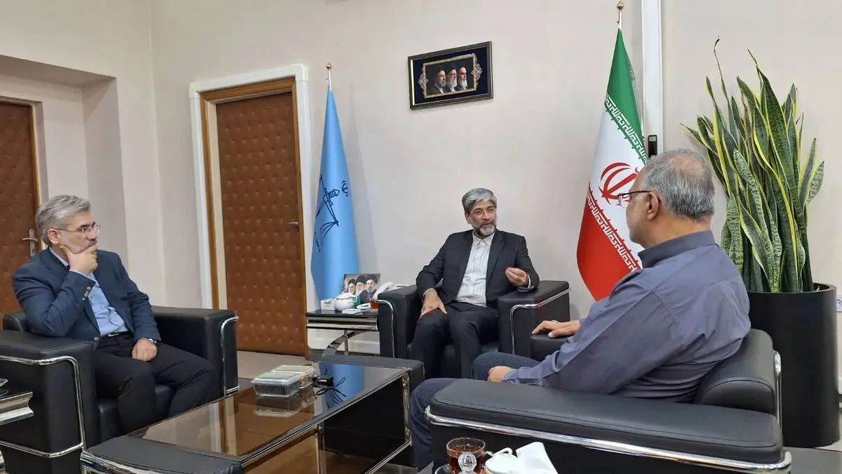 دیدار رئیس کل دادگستری استان تهران با شهردار پایتخت/ تاکید بر تعامل سازنده برای رفع چالش‌های شهری و صیانت از حقوق عامه