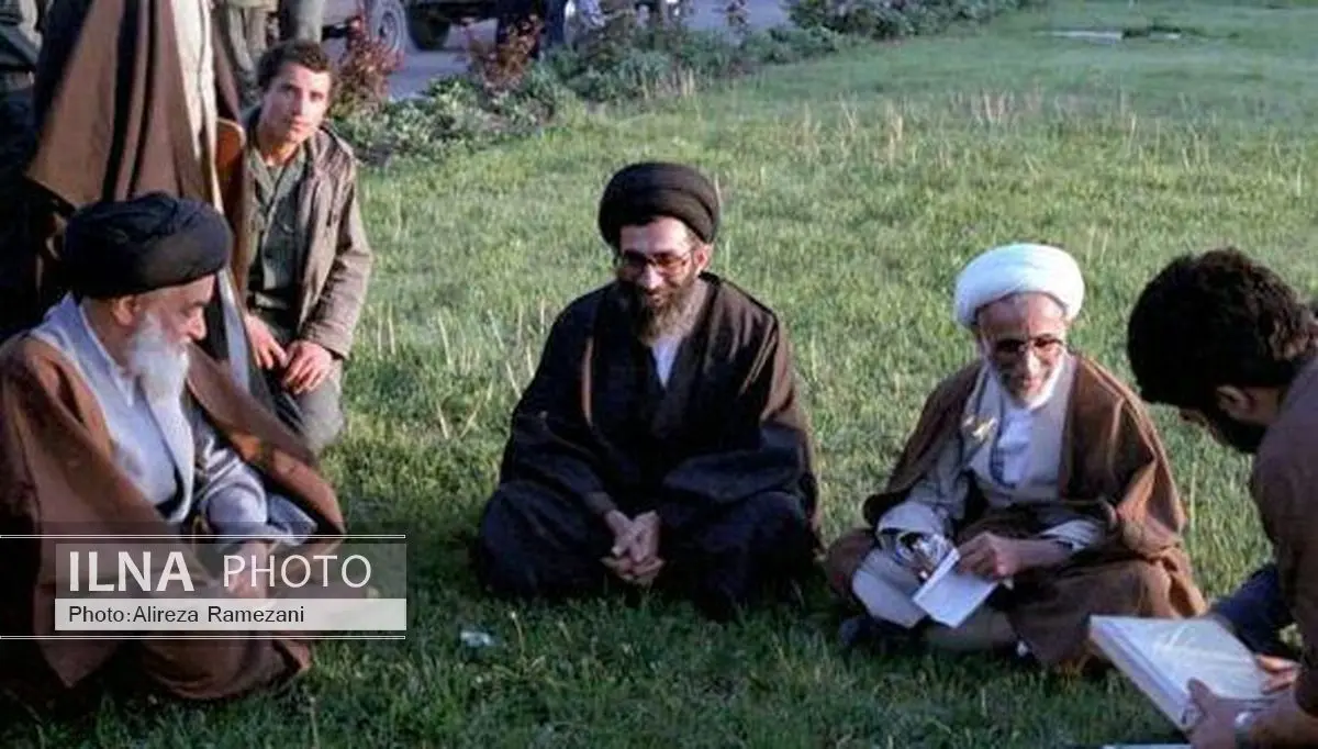 عکس: آیت‌الله خامنه‌ای و آیت الله جنتی در دهه شصت 