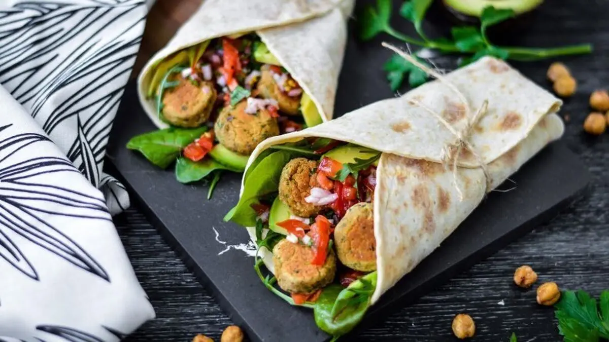 طرز تهیه فلافل و نکات طلایی برای جلوگیری از وا رفتن آن