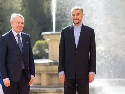 خلال اتصال هاتفی مع نظیره الفنلندی.. امیر عبداللهیان: حل أزمة أوکرانیا رهن بالخیار الدبلوماسی والحوار