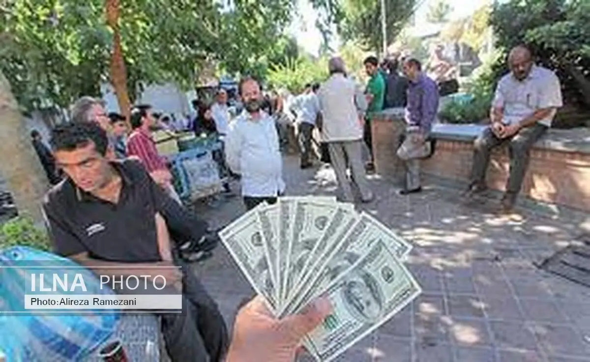 افزایش جهانی قیمت یورو / قاچاق‌چیان کالا و کسادی بورس، تقاضا برای دلار را افزایش داد