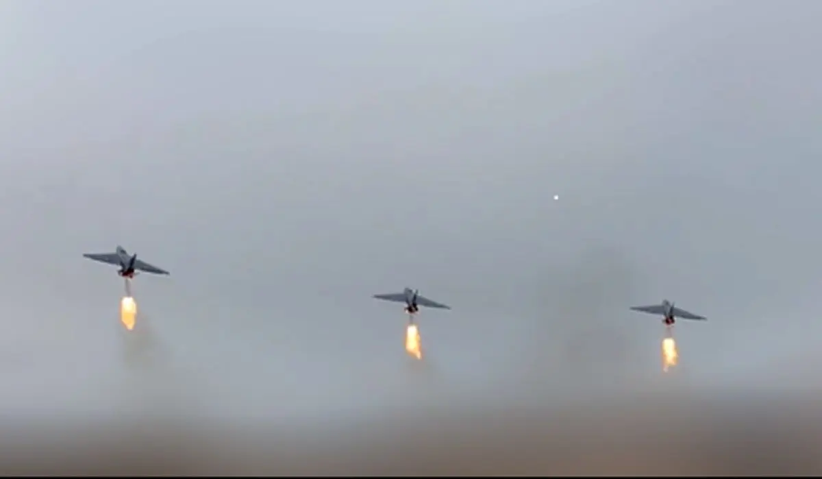 حملات ارتش به صنایع هوایی رژیم صهیونیستی و محل استقرار هواپیماهای شناسایی آمریکا