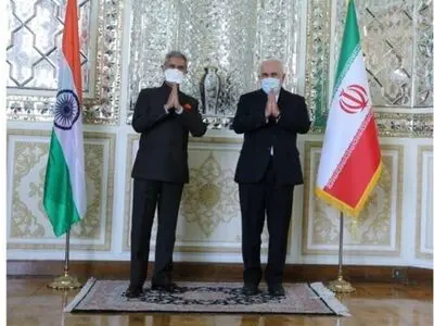 ظریف با وزیر امور خارجه هند دیدار و گفت‌وگو کرد