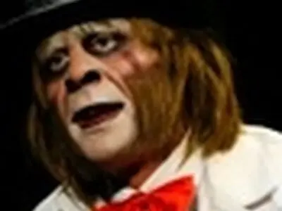 اجرای نمایش «گزارش به آکادمی» تمدید شد