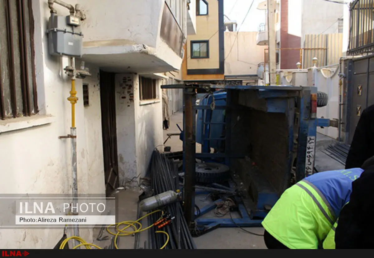 مدفون شدن کارگر ۵۰ ساله زیر آوار میلگرد