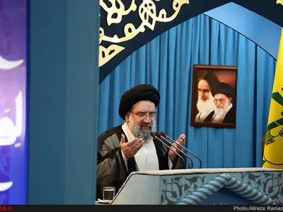 آیة الله خاتمی: سنصفع بقوة من یحاول التطاول علی الجزر الایرانیة الثلاث