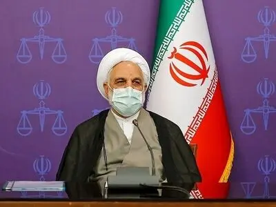 از طرف ناظران بورس دخالت‌‌های غیرمتعارف در امر خرید و فروش سهام صورت می‌گیرد