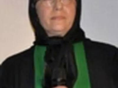 رخشان بنی‌ اعتماد به تماشای «عروسک‌های سکوت» نشست