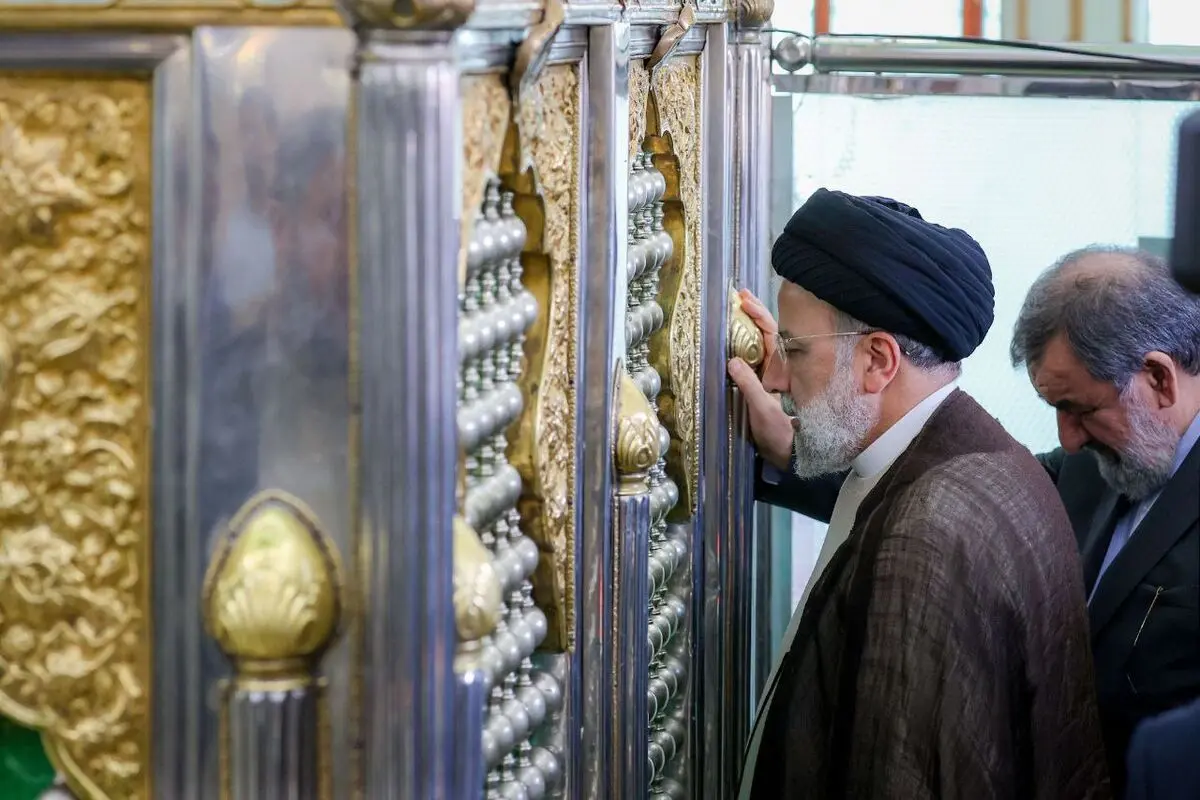 رئیسی حرم مطهر امامزاده محمد بن موسی الکاظم(ع) را زیارت کرد
