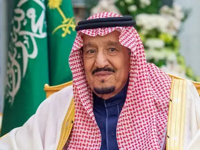 پادشاه عربستان برای درمان عفونت ریه در بیمارستان بستری شد