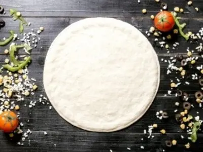 طرز تهیه خمیر پیتزا ده دقیقه ای به سبک حرفه ای ها