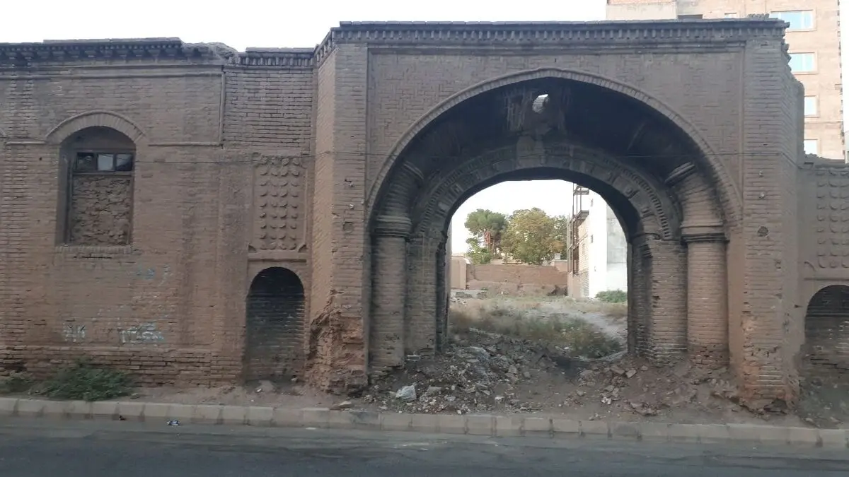 بقایای کاروانسرای روس‌ها در سبزوار نیازمند مرمت فوری است