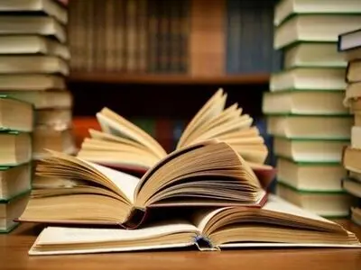 آینده کتاب در ایران نه در تخفیف‌های مقطعی بلکه در پیوند کتاب با زیست دیجیتال شکل می‌گیرد/ فرهنگ را نمی‌توان صرفاً با سیاست توزیع مدیریت کرد