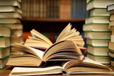 آینده کتاب در ایران نه در تخفیف‌های مقطعی بلکه در پیوند کتاب با زیست دیجیتال شکل می‌گیرد/ فرهنگ را نمی‌توان صرفاً با سیاست توزیع مدیریت کرد