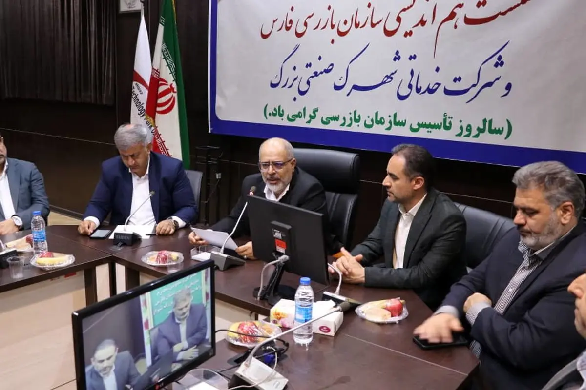 مشکلات صنعتگران تا حصول نتیجه نهایی پیگیری میشود