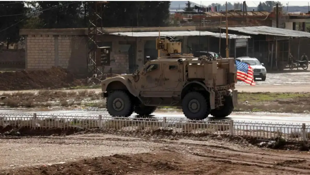 القوات الأمريكية تنسحب من أكبر قواعدها في سوريا باتجاه كردستان العراق