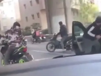 ویدیویی که گفته می شود مربوط به زورگیری و سرقت مسلحانه در اتوبان صدر تهران است + فیلم