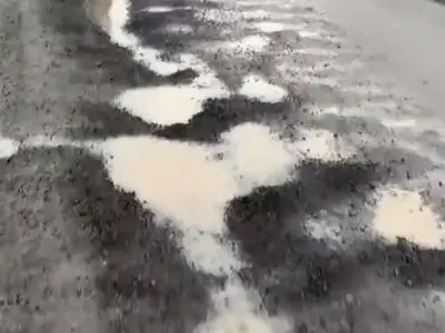 احضار پیمانکار و ناظر پروژه آسفالت شهر خمام به‌دلیل نامناسب‌ بودن آسفالت