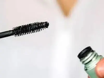 4 روش رقیق کردن ریمل غلیظ شده