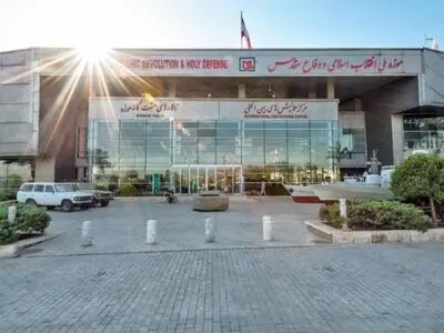 مراسم نورافشانی به مناسبت پیروزی انقلاب اسلامی
